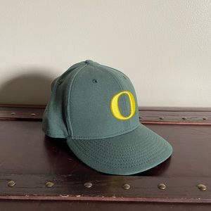 Nike Oregon Ducks Fitted Hat size 7/56cm